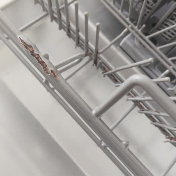 Bulaşık Makinesi Sepetlerinde Hızlı Paslanma Ve Kırılma