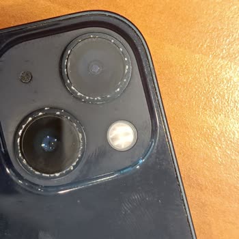İlan Edilen Mükemmel Kalite Değil, İphone 13 Çok Çizikli Ve Müşteri İletişimsiz