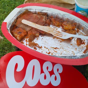 Mersin Forum Bay Döner’de Eksik Çatal Bıçak, Tarihi Geçmiş Yoğurt Ve Bayat Ekmek Sorunu