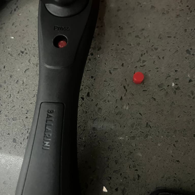 I Face Ballarini Pan Handle Breaking Twice and Request Refund