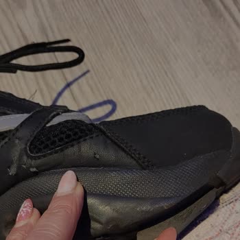Zapatillas Voghion B22 tienen suela rota tras poco uso, pido cambio