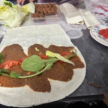 Çiğ Köfte İçinde Canlı Böcek: Hijyen İhlali Ve İade Talebi