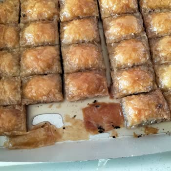 Bozuk Baklava Ve Sağlık Riski: 360 TL İade Talebi