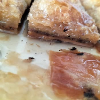 Bozuk Baklava Ve Sağlık Riski: 360 TL İade Talebi