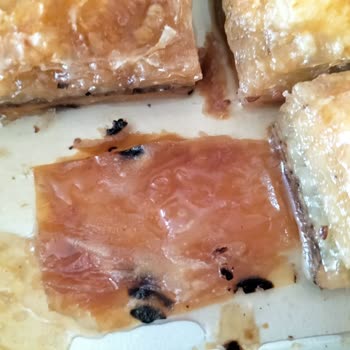 Bozuk Baklava Ve Sağlık Riski: 360 TL İade Talebi