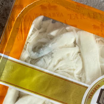 Açılmamış A101 Tarabya Tam Yağlı Eritme Peyniri Küflü Çıktı