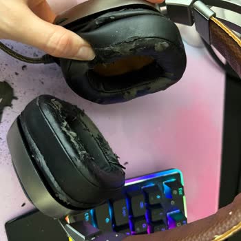 Kalite Hayal Kırıklığı Kulaklıkta Malzeme Dökülmesi Ve Sol Taraf Tiz Ses