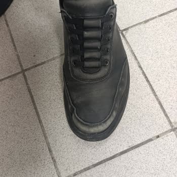 Renk Değiştiren Ayakkabının Değişimi Red Cevabı Aldı