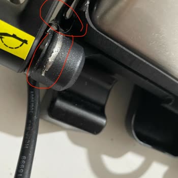 Üst Kapak Kilitleniyor Ve Satıcı Değişim Talebini Reddediyor