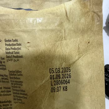 Tadım Kuru Üzüm Paketi İçinde Zeytin Ve Bilinmeyen Şeffaf Madde