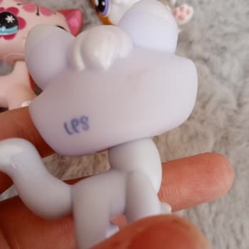 Littlest Pet Shop Figürlerinde Aniden Oluşan Kararmalar Ve Değişim Talebi