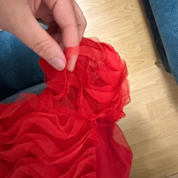 Ücretsiz Kargo Sözü Verilen Ve Hatalı Gösteri Kıyafetleri Nedeniyle Mağduriyet