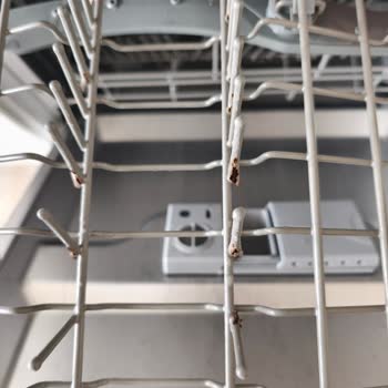 Teka DW 605 S VR 02 Model Bulaşık Makinesi Sepetlerinde Paslanma Ve Kırılma Sorunu