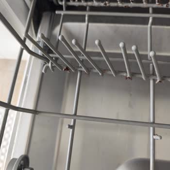 Teka DW 605 S VR 02 Model Bulaşık Makinesi Sepetlerinde Paslanma Ve Kırılma Sorunu