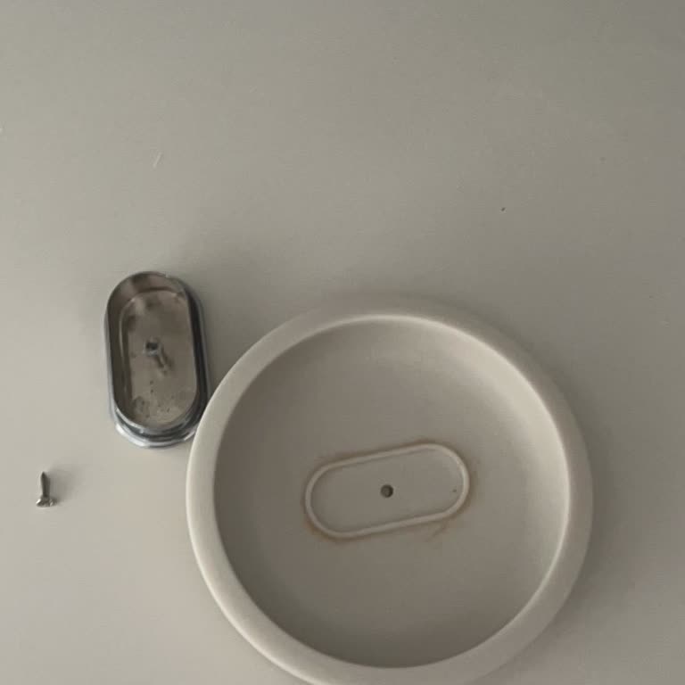 Kapağın Çivisi Yerinden Çıktı: Kiwi Retro Kettle Hemen Değişim Talebi