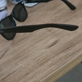 Rayban 4340 601 Model Gözlüğümde Üretim Hatası Sap Düz Durmuyor