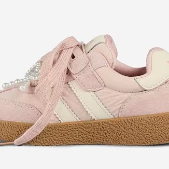 Satın Alınan Vicco Forza Sneaker’da Görseldeki İnci Fiyonk Eksik