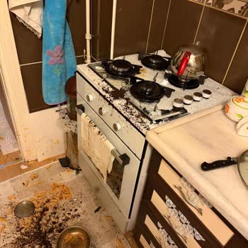 Kumtel Ocak Camı Patladı, Anne Yanık Aldı Ve Servis Yanıt Vermiyor