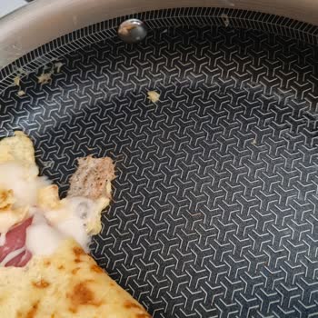 Yanmaz Ve Yapışmaz Dediği Tava Yapışıyor, İade Talebi Reddedildi