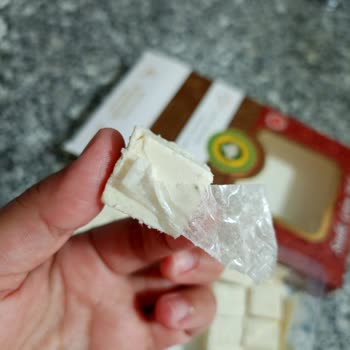 Yazganoğlu Çekme Helvada Yabancı Poşet Parçaları Ve Bayatlık Sorunu