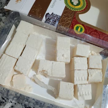 Yazganoğlu Çekme Helvada Yabancı Poşet Parçaları Ve Bayatlık Sorunu