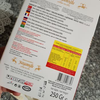 Yazganoğlu Çekme Helvada Yabancı Poşet Parçaları Ve Bayatlık Sorunu