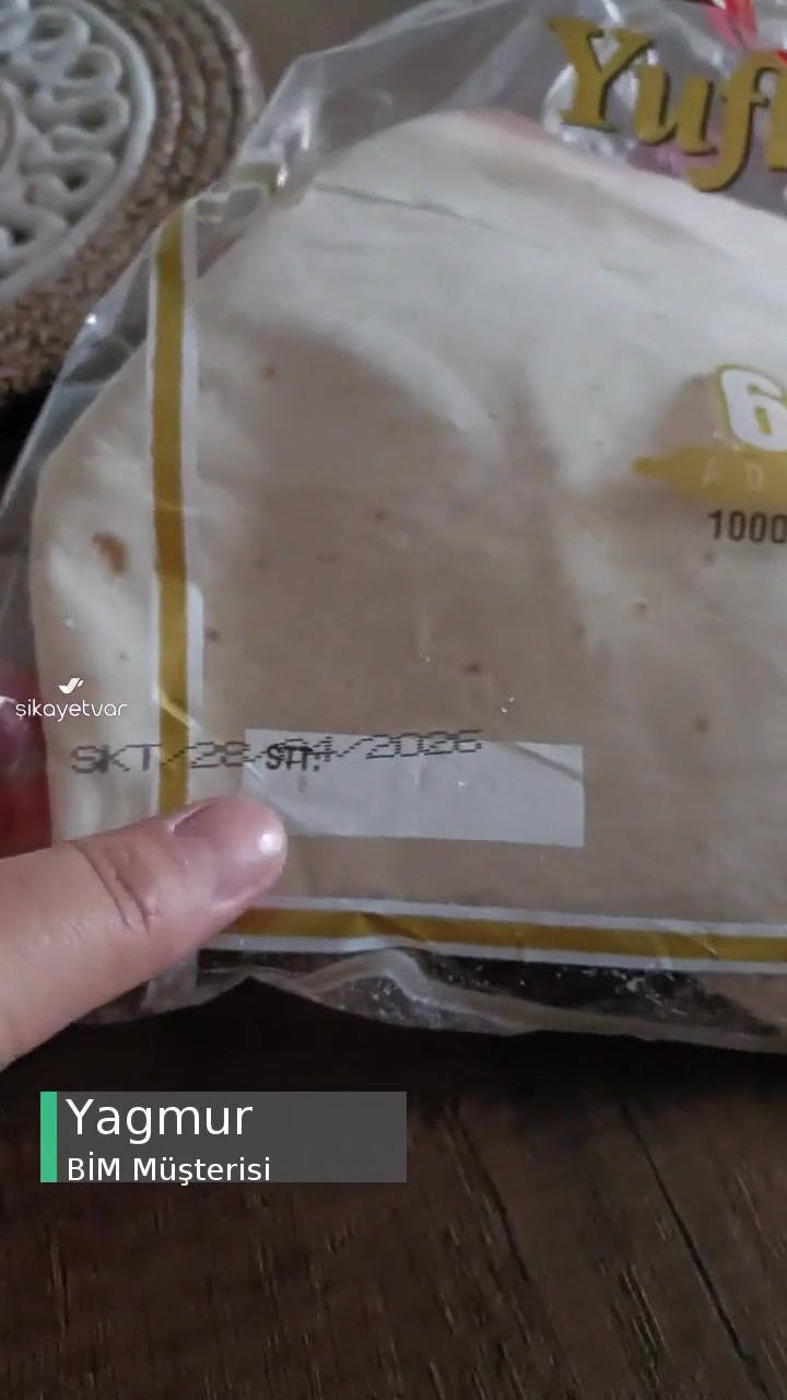 BİM Son Tüketim Tarihi Geçmediği Halde Küflü Yufka! videonun kapak resmi