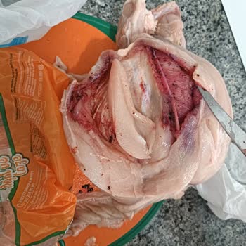 A101 Çorlu Şubesinde Hastavuk Tavuk Ürününün Kanlı Ve Pıhtılaşmış Olması