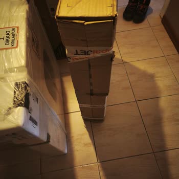 Hasarlı Koli Ve Endişe Yaratan Müşteri Hizmetleri