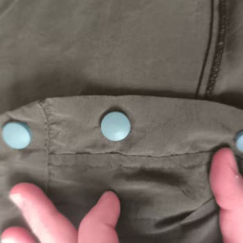 İlk Yıkamada Düğme Renk Değişimi Yaşayan Defolu Elbise İçin İade Talebi