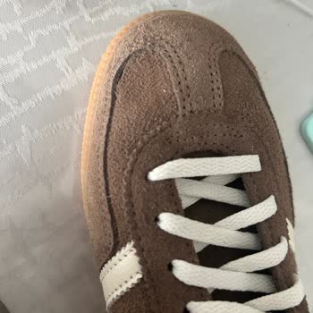 Adidas Spezial Ayakkabısında İlk Kullanımda Açılma