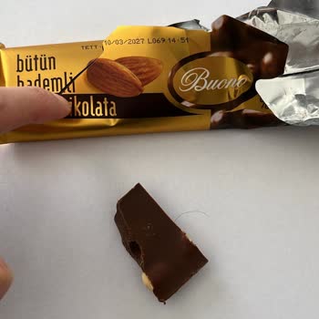 BİM Şubesinden Satın Alınan Çikolatada Kıl Çıktı: Hijyen Ve Sağlık Endişesi