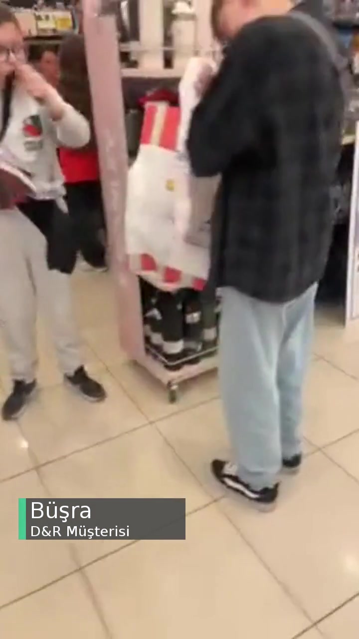 Korupark Bursa D&R'da Kuyruk videonun kapak resmi