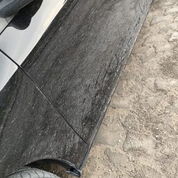 Belediyenin Dikkatsiz Sokak Yıkaması Aracımı Kirletti