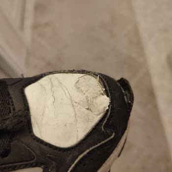 Ayakkabının 4 Ayda Yırtılması Ve Şikayetimin Reddedilmesi