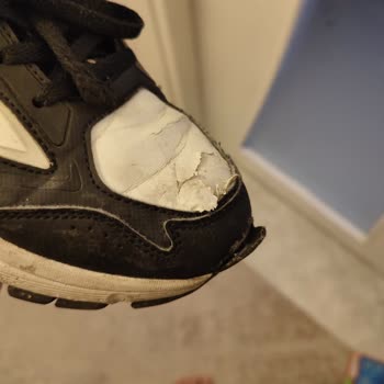 Ayakkabının 4 Ayda Yırtılması Ve Şikayetimin Reddedilmesi