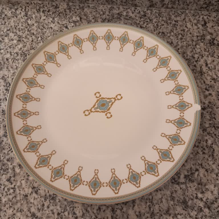 Karaca Züccaciye Kırık Servis Tabağı İçin 2 Aylık Bekleyiş Ve Mağazanın İlgisizliği