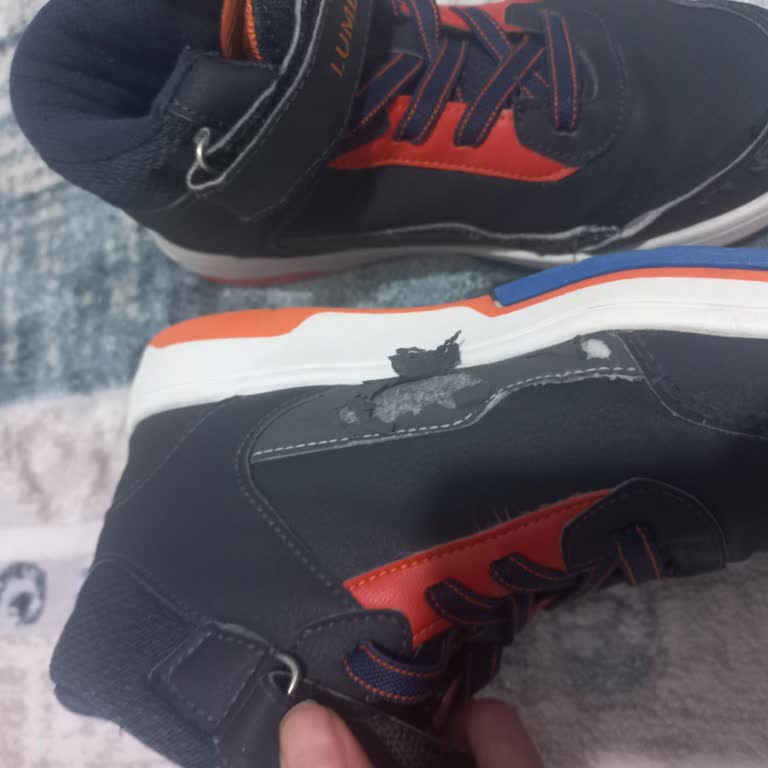 FLO Mağazasında Ayakkabıların Soyulması Ve Değişim Reddedildi