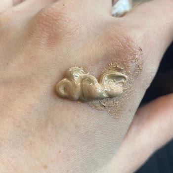 Selin Beauty Fondöteniyle İlgili Siyah Sıvı Şikayeti