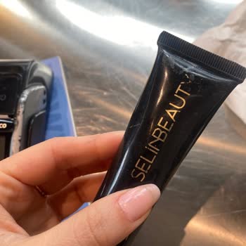 Selin Beauty Fondöteniyle İlgili Siyah Sıvı Şikayeti