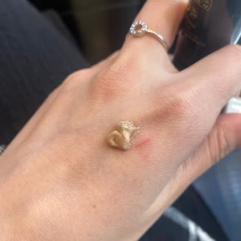 Selin Beauty Fondöteniyle İlgili Siyah Sıvı Şikayeti