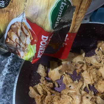 Hazır Dönerde Çiğ Tavuk Parçaları Çıktı: Sağlık Riski