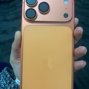 Kısa Sürede Renk Atan İphone 17 Pro Max Kasa Ücretsiz Değişim Talebi