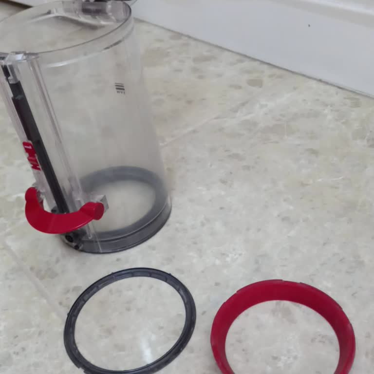 Dyson Conta Sorunu İçin Tamir İstiyorum, Yeni Hazne Satın Alma Zorunluluğuna Karşı Çıkıyorum