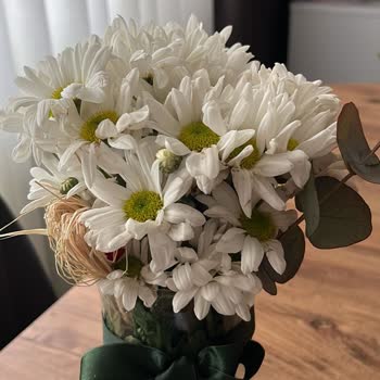 Sipariş Edilen Çiçek Görseliyle Uyuşmuyor Ve Çiçekler Solmuş