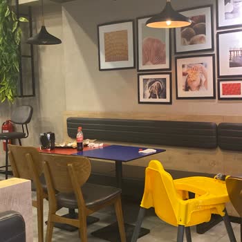 Domino’s Pizza Samsun Çarşamba Şubesinde Masalar Sürekli Kirli Ve Hijyen İhmali