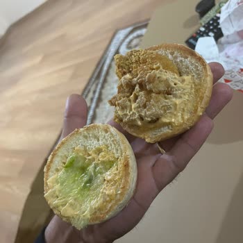 Burger Ekmeği Boyutu Uyuşmazlığı Ve Kaba Personel Davranışı