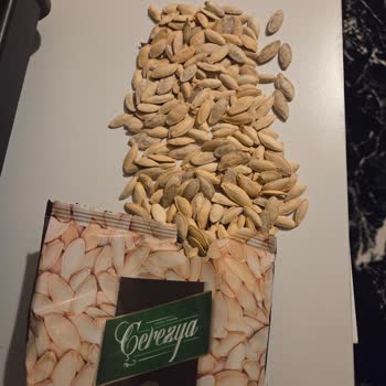 Boş Ve Küflü Kabak Çekirdeği Paketi: Sağlık Riski Ve Ücret İadesi Talebi