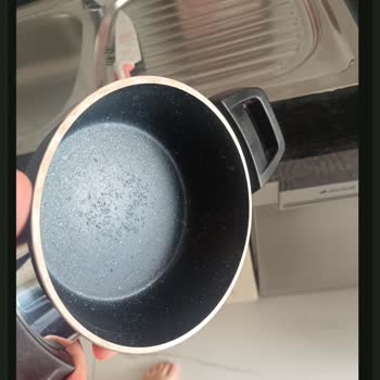 Schafer Dark Strom Granit Tava Çizik Ve Kabarmalar Üretim Hatası Olarak Değerlendirilsin