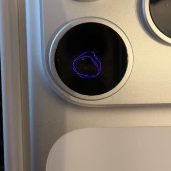 Hepsiburada'dan Alınan Iphone 17 Pro Max'te Kamera Lensinde Toz, Değişim Talebine Cevap Gelmedi